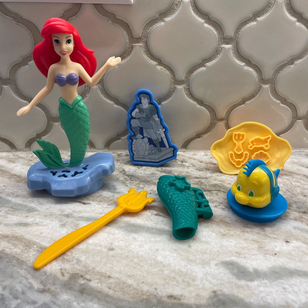 Disney Ariel little mermaid and friends under the sea play doh set flounder